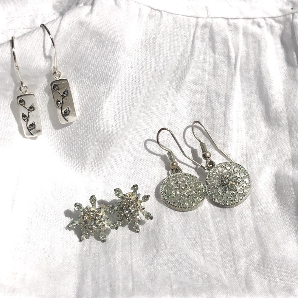 LOT: 3 pair of silvertone / sparkle earrings